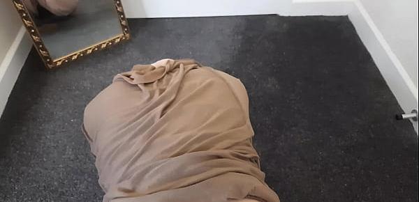  Muslim arab girlfriend in hijab was fucked in her creamy pussy while praying. Hijab blowjob.
